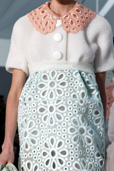 Look 17